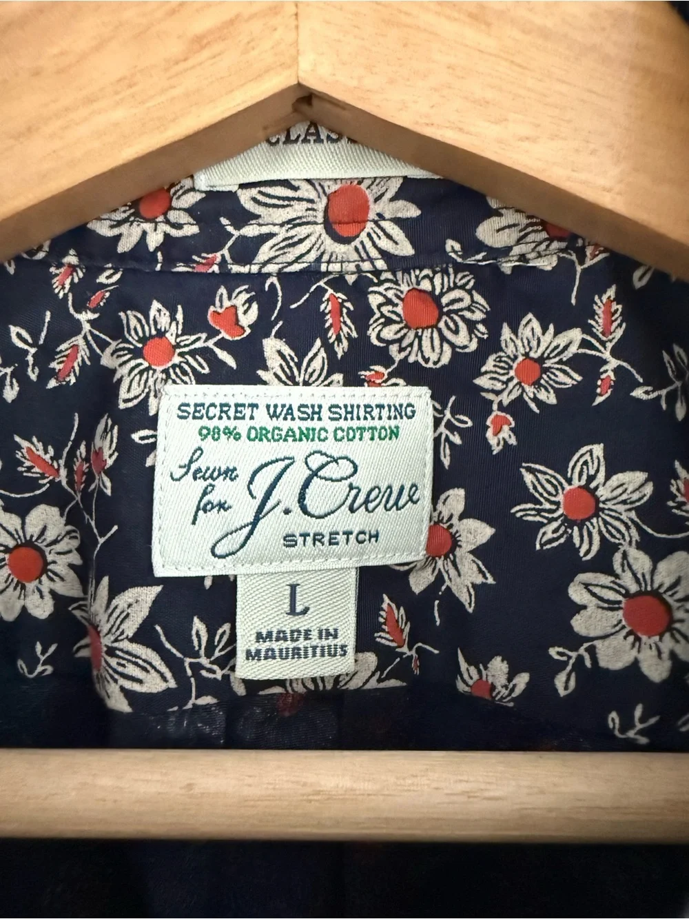 J. Crew Classic Fit Navy Daisy Floral Button Down Large